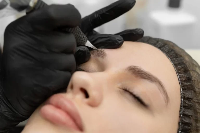 Read more about the article How to Choose the Right Microblading Specialist for Your Needs